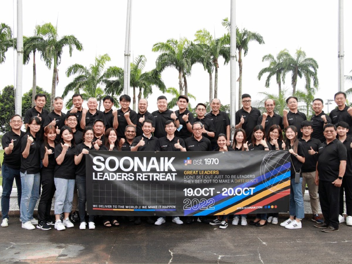 Soon Aik leaders and team posing with the Leaders Retreat banner